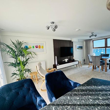 Marina Sea View Apt - Second Floor With Lift, Modern Holyhead Esterno foto