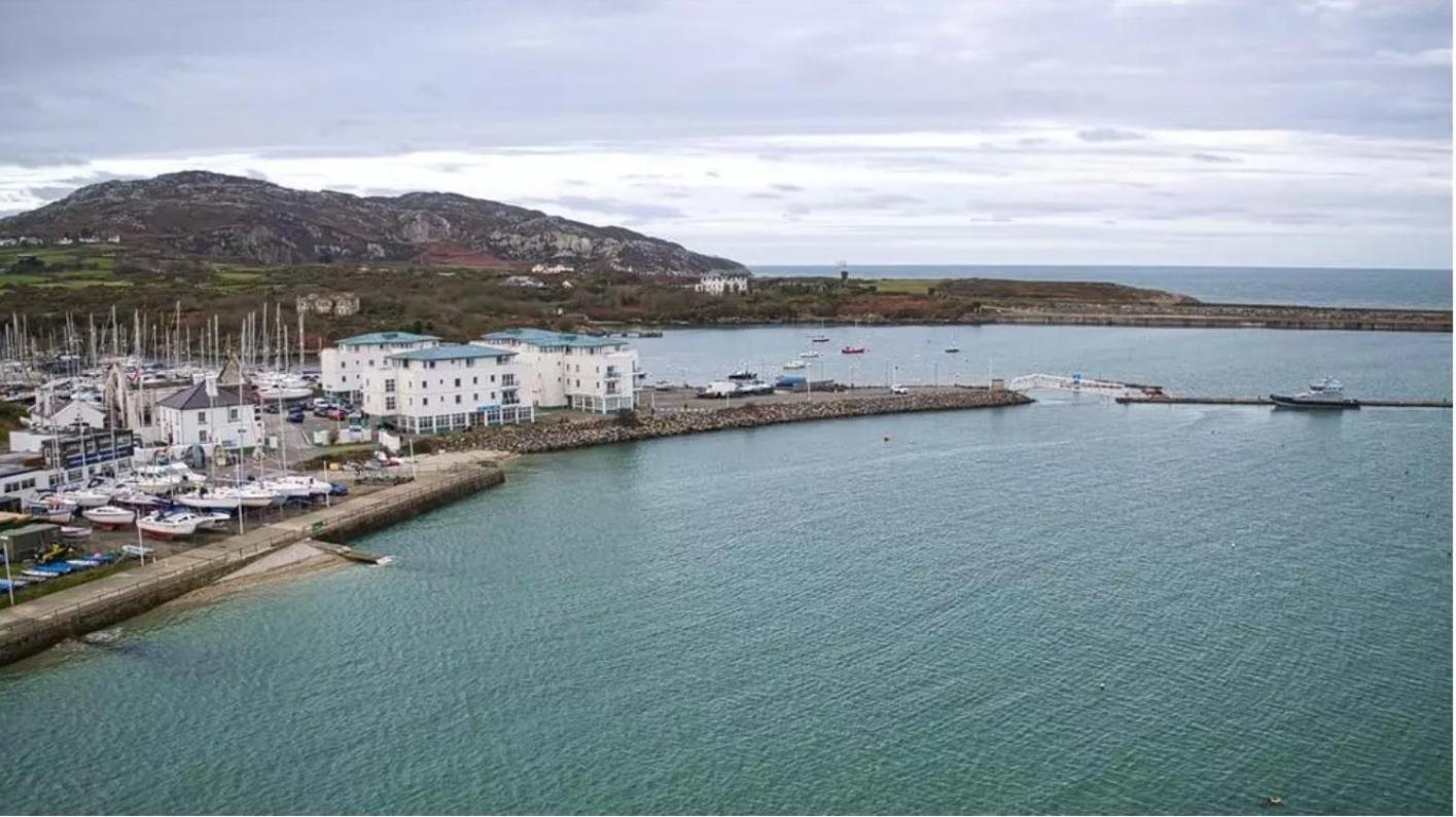 Marina Sea View Apt - Second Floor With Lift, Modern Holyhead Esterno foto