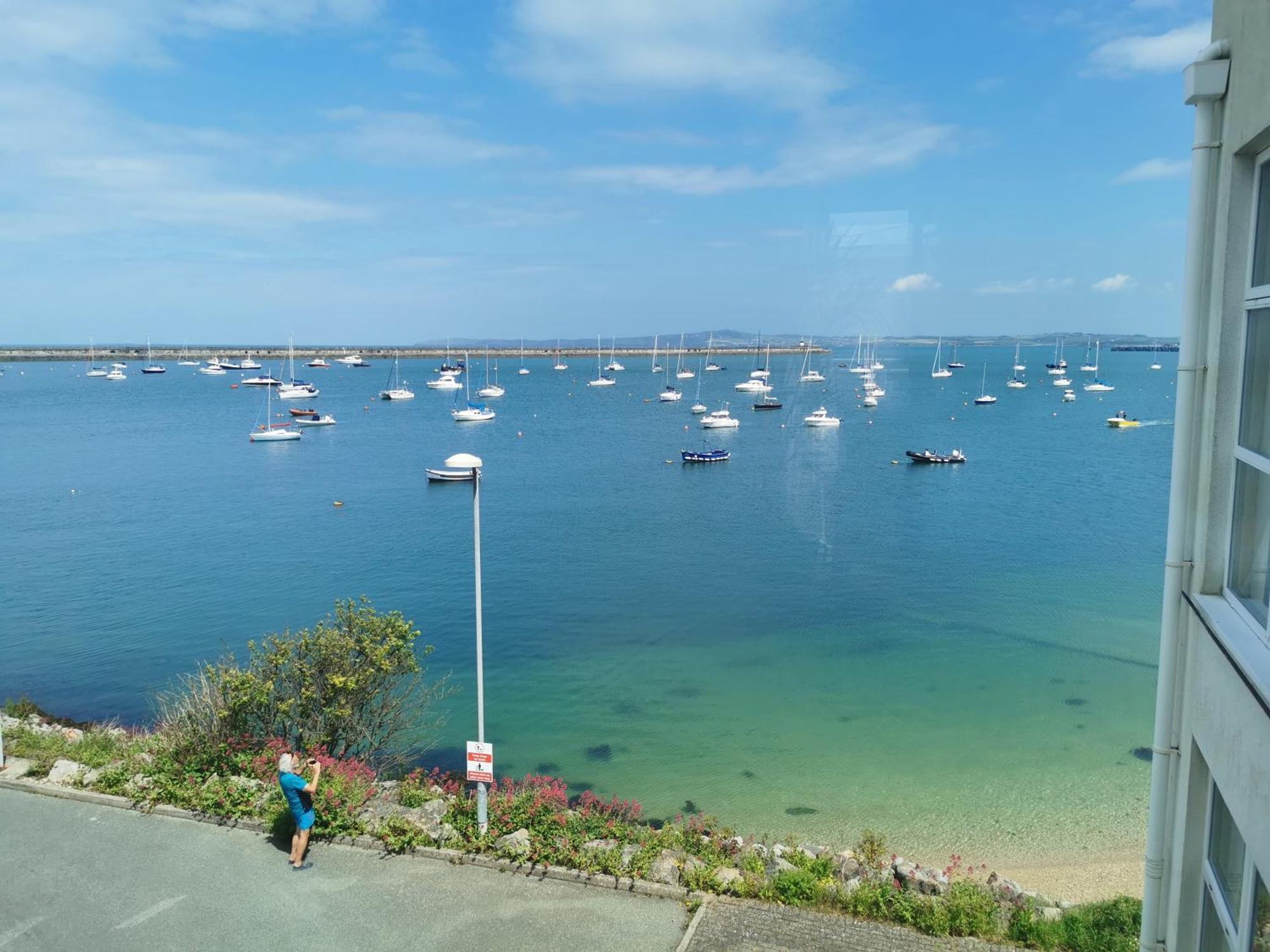 Marina Sea View Apt - Second Floor With Lift, Modern Holyhead Esterno foto